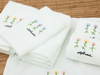 小花柄刺繍入りハンドタオル